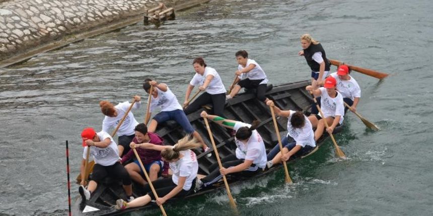 Opuzen: Utrke veslača za startne pozicije za 19. maraton lađa na Neretvi. Photo: Damir Špehar/PIXSELL Opuzen: Utrke veslača za startne pozicije za 19. maraton lađa na Neretvi. Photo: Damir Špehar/PIXSELL
