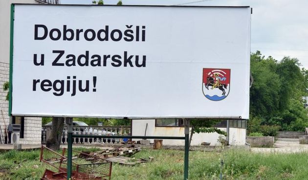 Bilice: Postavljen billboard “Dobrodošli u Zadarsku regiju”. Foto: Hrvoje Jelavic/PIXSELL