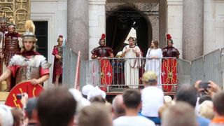 Split: Svakog dana car Dioklecijan i njegova supruga Priska pozdravljaju građane