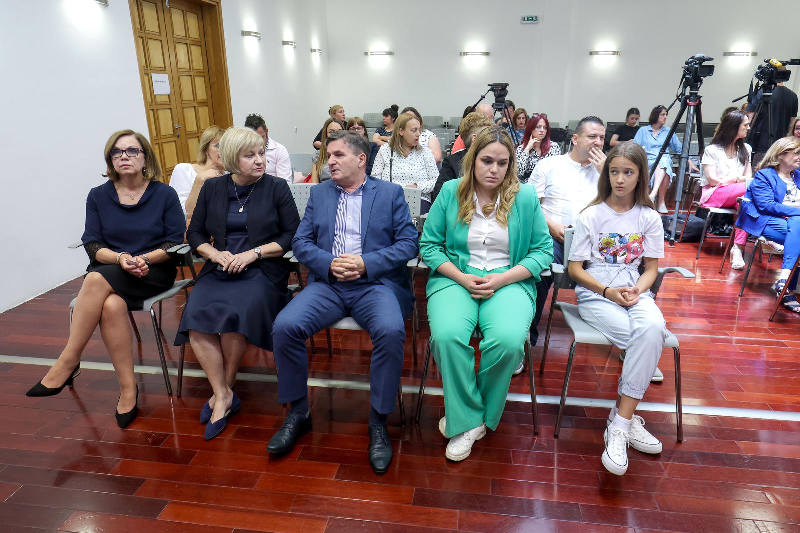 Dodijeljene su Godišnje nagrade Luka Ritz za promicanje tolerancije i škole bez nasilja Dodijeljene su Godišnje nagrade Luka Ritz za promicanje tolerancije i škole bez nasilja