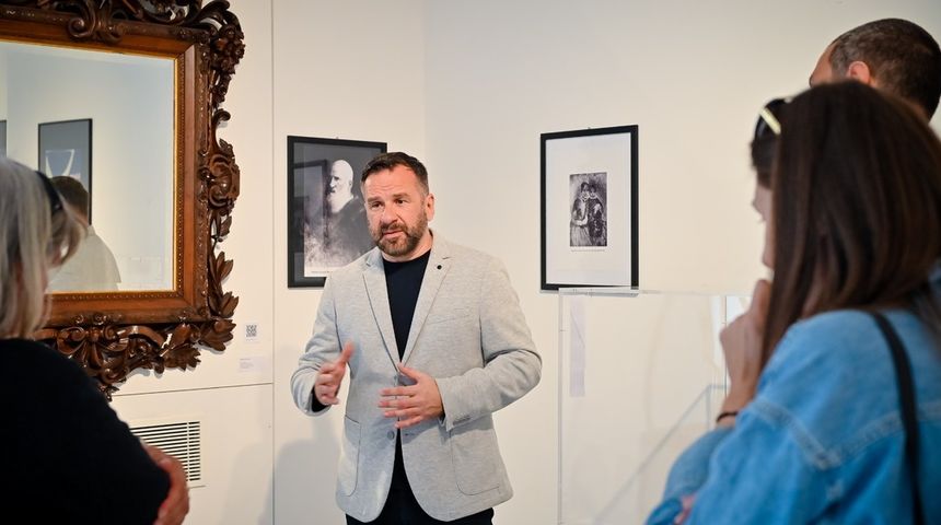 Otvorena izložba ‘Kustosov najdraži predmet’ povodom međunarodnog dana muzeja Otvorena izložba ‘Kustosov najdraži predmet’ povodom međunarodnog dana muzeja