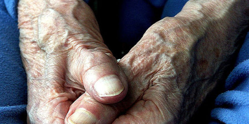 Stare ruke – starost (Foto: flickr.com) Stare ruke – starost (Foto: flickr.com)