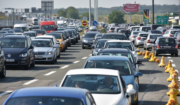 Gužva na naplatnim kućicama Lučko u smjeru mora