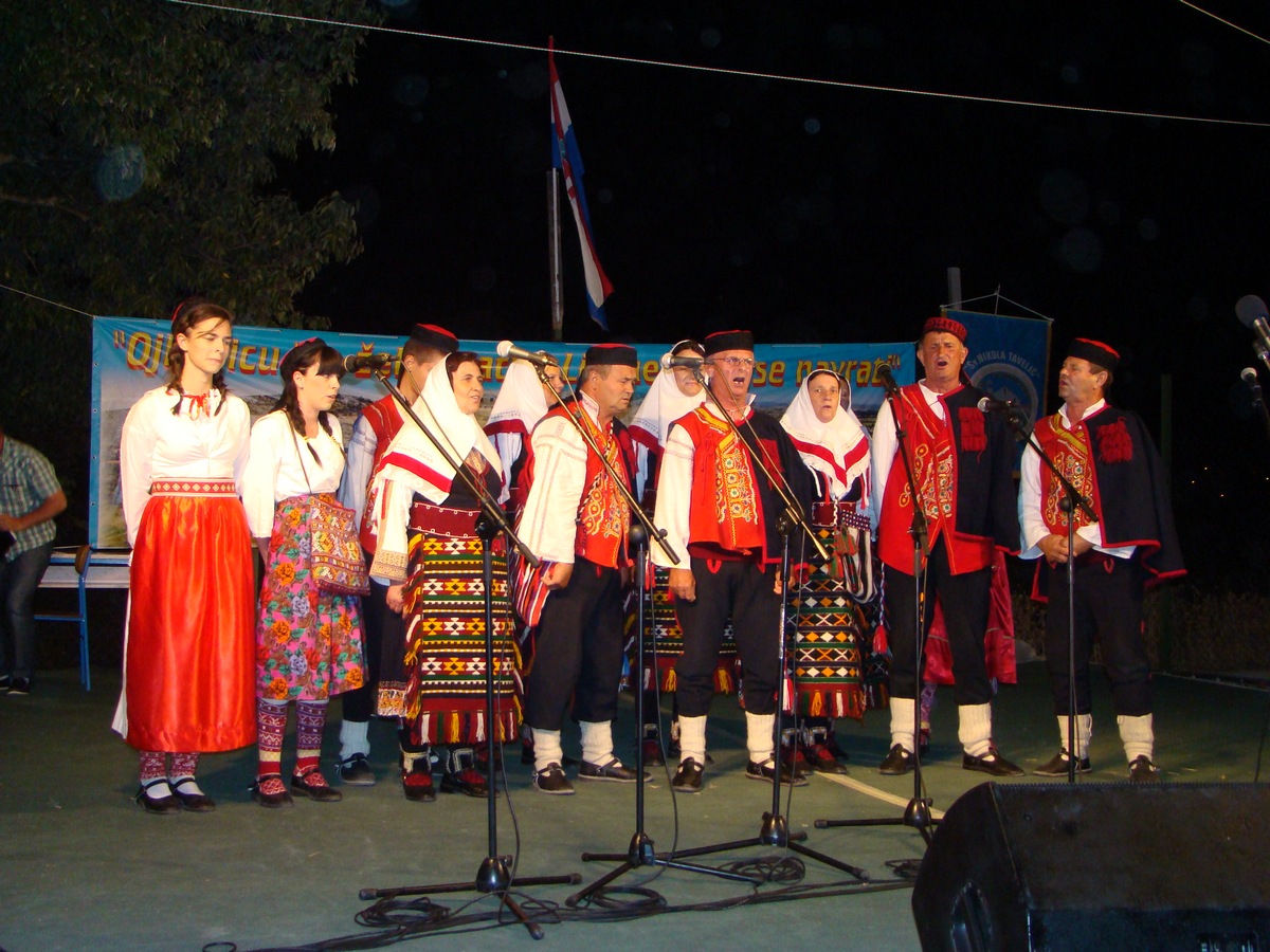 Ojkavicu tko želi pivati, u Lišane neka se navrati, foto: Mane Ledenko