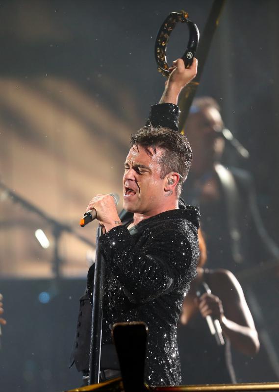 13.08.2013., Zagreb – Britanski pjevac Robbie Williams odrzao je koncert na maksimirskom stadionu u sklopu turneje Take the crown. Photo: Petar Glebov/Pixsell 13.08.2013., Zagreb – Britanski pjevac Robbie Williams odrzao je koncert na maksimirskom stadionu u sklopu turneje Take the crown. Photo: Petar Glebov/Pixsell