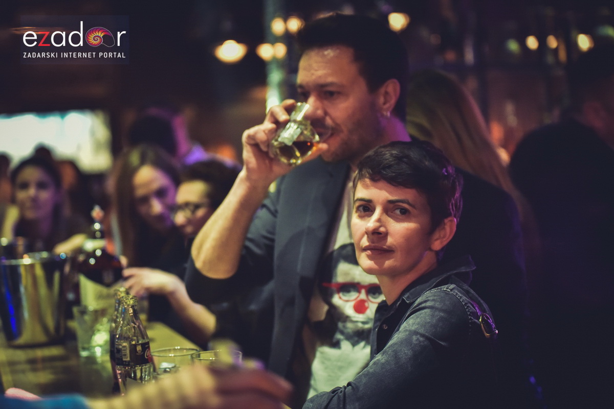 Uskrs u Harbor Cookhouse & Clubu uz klapu Iskon Uskrs u Harbor Cookhouse & Clubu uz klapu Iskon