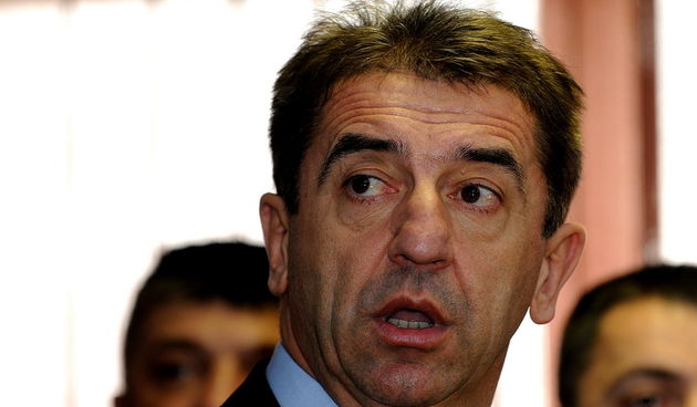 Gospic, 080113.Bivsi ministar zdravstva Darko Milinovic na press konferenciji u Gospicu odgovorio je na prozivke o velikim dugovanjima u ministrastvu koje je vodio a koji su predstavljeni u sklopu takozvanog “clean starta”.Na slici: Darko Milinovic.Fot