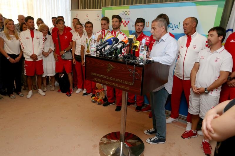Hrvatski olimpijci svečano dočekani na Plesu. Sandra Perković, Šime Fantela, Igor Marenić, Tonči Stipanović. Photo: Dalibor Urukalovic/PIXSELL Hrvatski olimpijci svečano dočekani na Plesu. Sandra Perković, Šime Fantela, Igor Marenić, Tonči Stipanović. Photo: Dalibor Urukalovic/PIXSELL