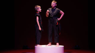 Igrajmo se: Zabranjeno mlađima od 15 strana A