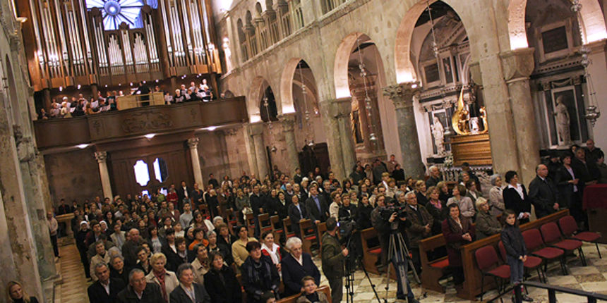 Veliki Četvrtak u katedrali sv. Stošije (Foto:Saša Čuka) Veliki Četvrtak u katedrali sv. Stošije (Foto:Saša Čuka)