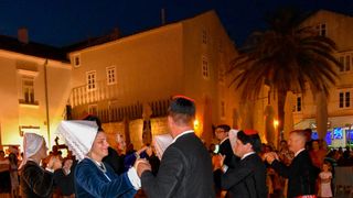 Etno večer s KUD Družina u Pagu Etno večer s KUD Družina u Pagu