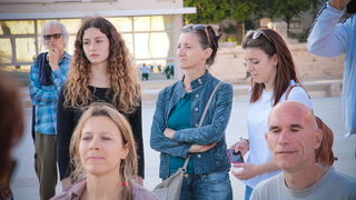 Glazbeno scenski nastup “Iskra ljubavi za mir” i grupna meditacija na Forumu