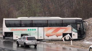 Na autocesti A1 poslije sv. Roka u smjeru Zagreba, kod tunela Krpani, u 6.15 sati sudarilo se 20-ak vozila u nekoliko lančanih sudara, Foto: Dino Stanin/PIXSELL Na autocesti A1 poslije sv. Roka u smjeru Zagreba, kod tunela Krpani, u 6.15 sati sudarilo se 20-ak vozila u nekoliko lančanih sudara, Foto: Dino Stanin/PIXSELL