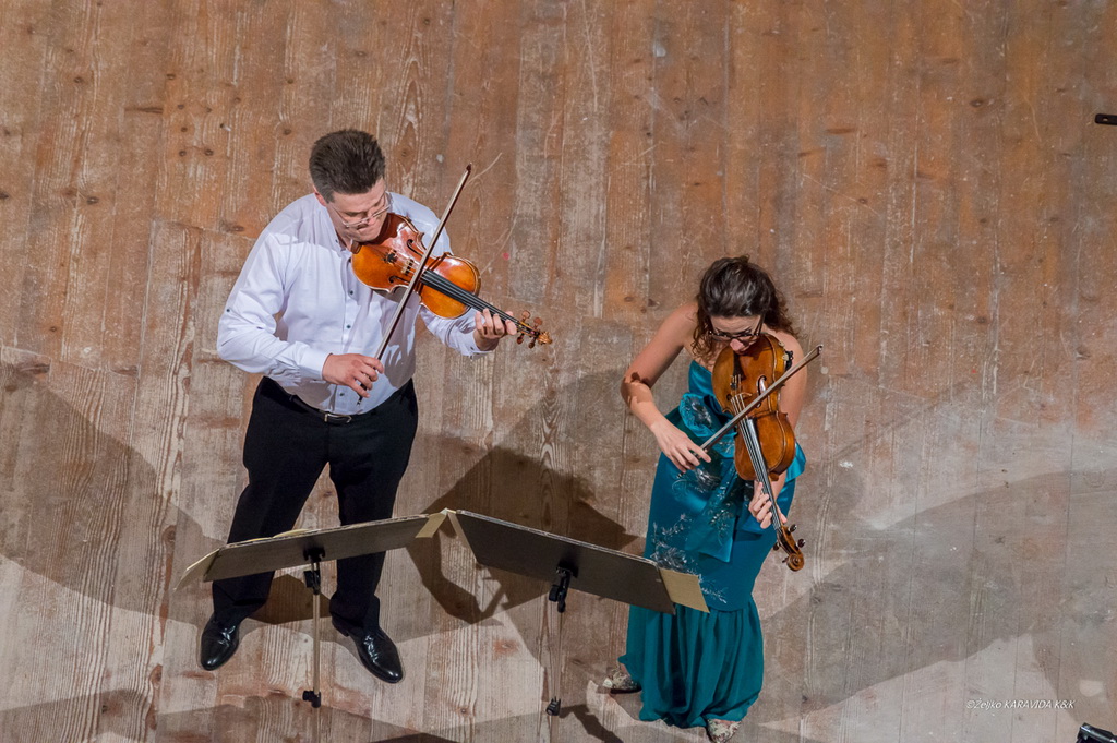 Roman i Milena Simović oduševili koncertom u crkvi Sv. Donata Roman i Milena Simović oduševili koncertom u crkvi Sv. Donata