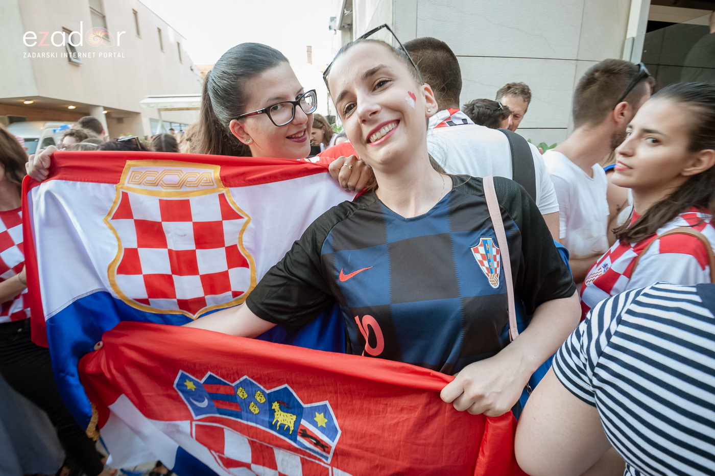 Navijačko ludilo u Zadru za vrijeme i nakon finala Svjetskog prvenstva Navijačko ludilo u Zadru za vrijeme i nakon finala Svjetskog prvenstva