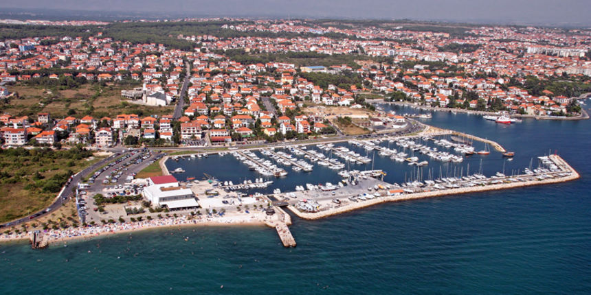 Zadar – Zračne snimke – Jedriličarski klub Uskok, Plaža (foto: Marin Gospić)
