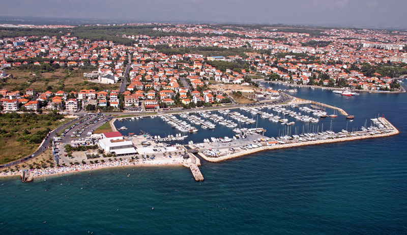 Zadar – Zračne snimke – Jedriličarski klub Uskok, Plaža (foto: Marin Gospić)