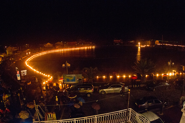 Sinoć je u Bibinjama na jedinstveni način obilježen Velik petak, foto: Leo Banić Sinoć je u Bibinjama na jedinstveni način obilježen Velik petak, foto: Leo Banić