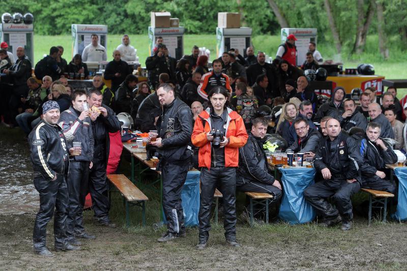 Na jezeru Jarun okupili su se motociklisti iz cijele Hrvatske u sklopu 3. karavane za zivot pod nazivom Bikeri na cesti. Velik broj motociklista zbog loseg vremena nije dosao, no pridruzio im se gradonacelnik Milan Bandic. Photo: Dalibor Urukalovic/PIXSEL