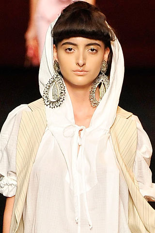 Naušnice kao nezaobilazan detalj ove sezone