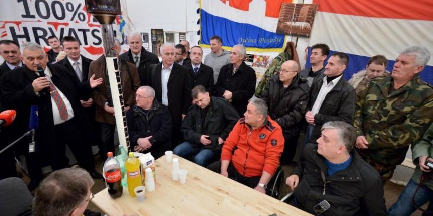 28.01.2015.., Zagreb – Braniteljski sator u Savskoj posjetili zupani hrvatskih zupanija. Ivan Vucic, Danijel Marusic, Bozo Galic, Goran Pauk, Stipe Zrilic. Photo: Marko Prpic/PIXSELL 28.01.2015.., Zagreb – Braniteljski sator u Savskoj posjetili zupani hrvatskih zupanija. Ivan Vucic, Danijel Marusic, Bozo Galic, Goran Pauk, Stipe Zrilic. Photo: Marko Prpic/PIXSELL