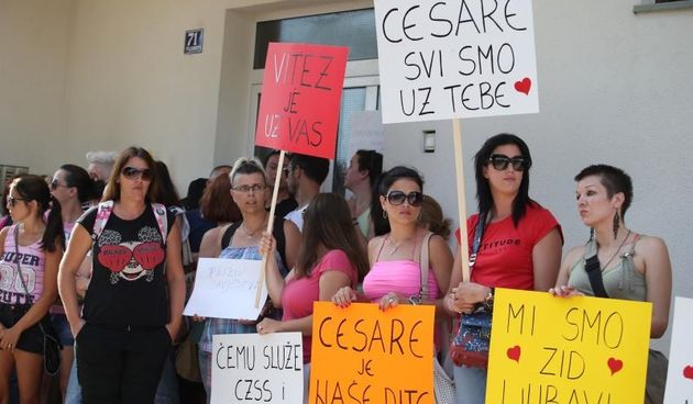 Građani prosvjedom pokušavaju spriječiti ovrhu nad sedmogodišnjim Cesareom