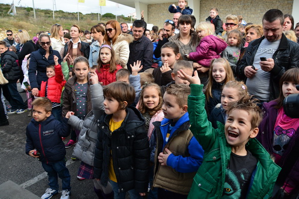 Supernova Zadar: Sveti Nikola i kamion Djeda mraza, Foto: Iva Perinčić Supernova Zadar: Sveti Nikola i kamion Djeda mraza, Foto: Iva Perinčić