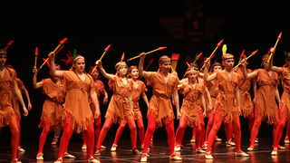 “Karnevalski vremeplov” plesne udruge “Gesta” (foto:Saša Čuka) “Karnevalski vremeplov” plesne udruge “Gesta” (foto:Saša Čuka)