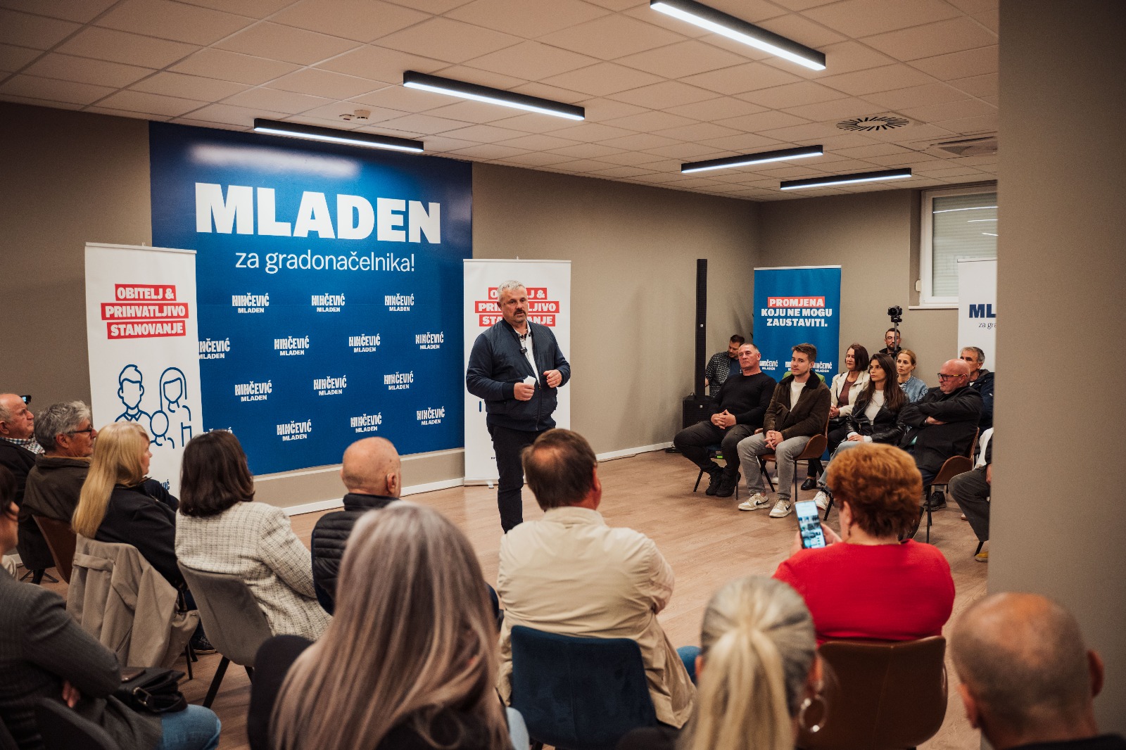 Nezavisni kandidat za gradonačelnika Zadra Mladen Ninčević na Dijalogu s građanima Nezavisni kandidat za gradonačelnika Zadra Mladen Ninčević na Dijalogu s građanima