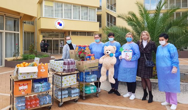 Dječji vrtić Smješko uručio poklone korisnicima Doma za starije i nemoćne u Zadru