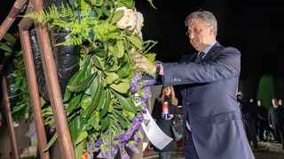 Andrej Plenković obilježio Dan sjećanja u Škabrnji Andrej Plenković obilježio Dan sjećanja u Škabrnji