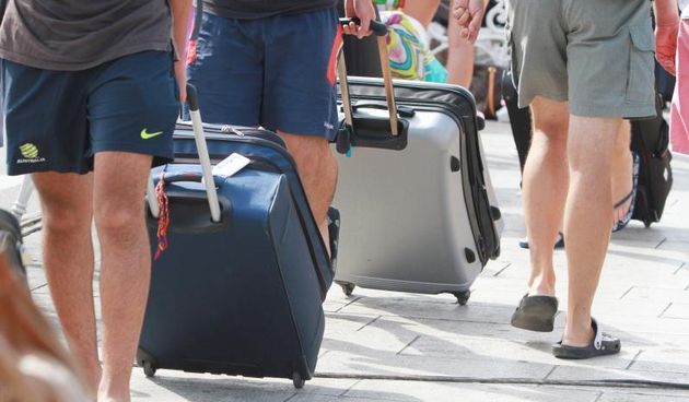 Turisti, gužva, turizam, 09.08.2014., Split – Smjena gostiju stvorila guzvu u trajektnoj luci. Photo: Ivana Ivanovic/PIXSELL