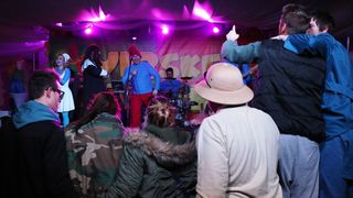 Virske maškare: Nedjelja u znaku zvijezdice Meri, Tota i Tempo Banda