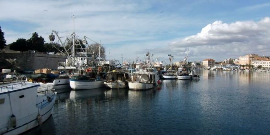 Brodovi, pomorci, luka (foto: M. Malik) Brodovi, pomorci, luka (foto: M. Malik)