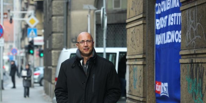 U sredisnjem zagrebacom uredu u Smiciklasovoj ulici odrzan je sastanka Nacionalnog vijeca Mosta nezavisnih listi. Ivan Kovacic dolazi na sastanak. Photo: Zeljko Lukunic/PIXSELL U sredisnjem zagrebacom uredu u Smiciklasovoj ulici odrzan je sastanka Nacionalnog vijeca Mosta nezavisnih listi. Ivan Kovacic dolazi na sastanak. Photo: Zeljko Lukunic/PIXSELL