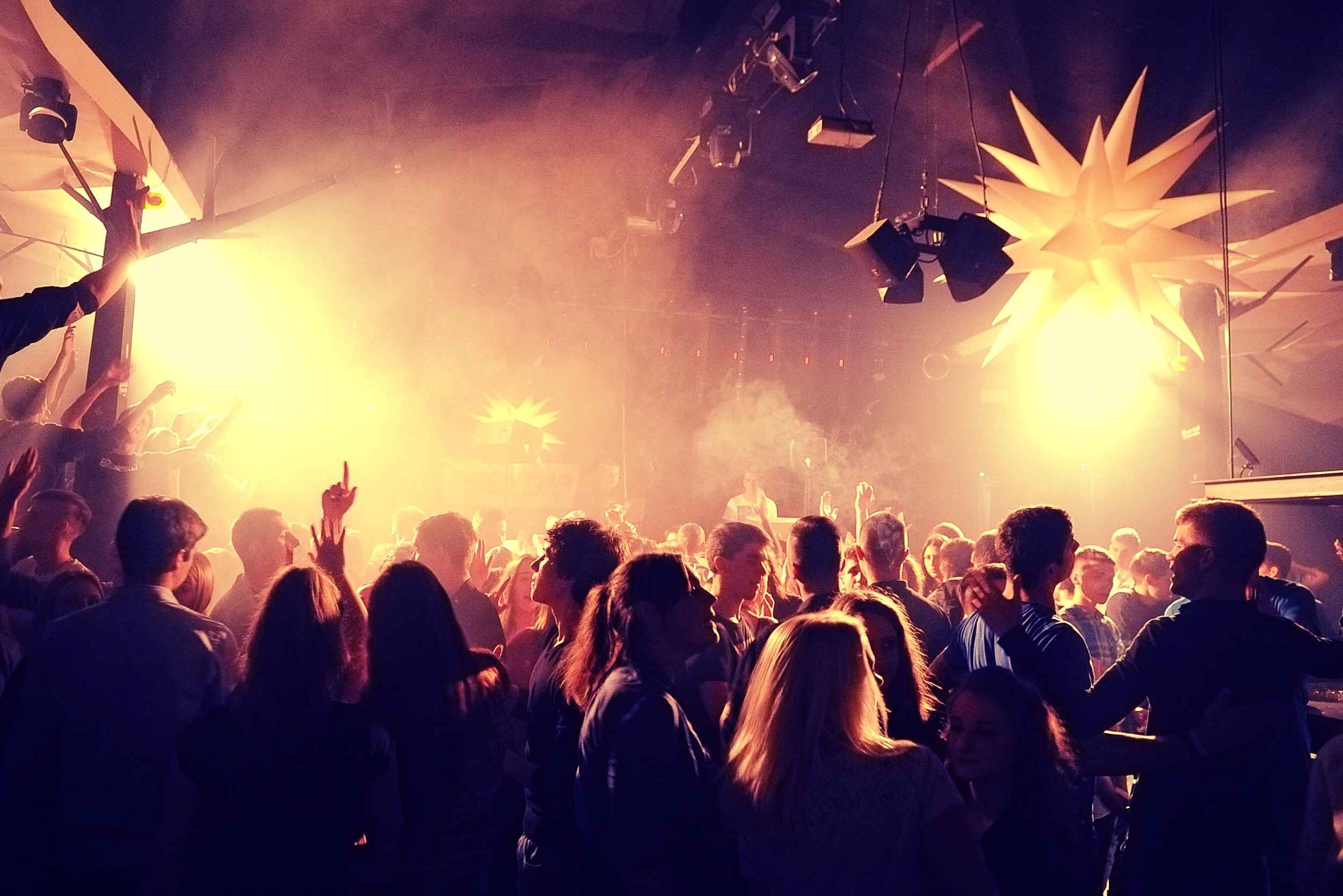 Spektar party u Aquarius klubu