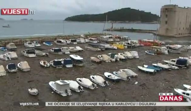 More na dubrovačku plažu Banje izbacilo minu iz Drugog svjetskog rata (thumbnail)