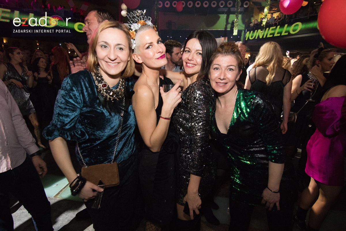 Ludnica u Saturnusu: Najbolji doček u svemiru i šire Ludnica u Saturnusu: Najbolji doček u svemiru i šire