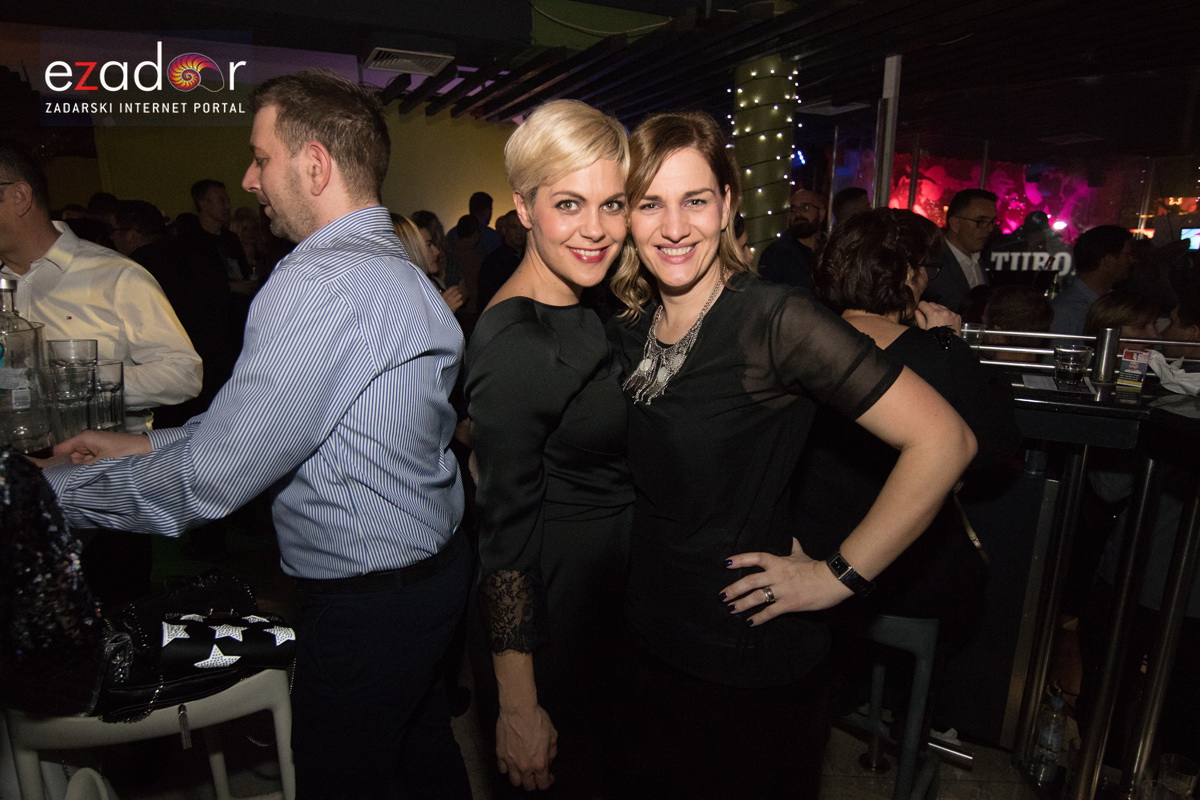 Ludnica u Saturnusu: Najbolji doček u svemiru i šire Ludnica u Saturnusu: Najbolji doček u svemiru i šire