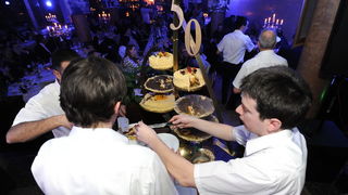 Zadar, 280213.
Poznati restoran Niko na zadarskoj Puntamici je veceras uz bogatu veceru i pjesmu brojnih izvodjaca sa svojim prijateljima i cestim gostima proslavio 50 godina od otvorenja. Na veceri su se pojavili brojni kumovi restorana kroz godine poput