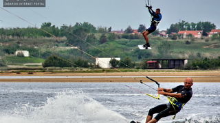 Kiteri guštali u refulima ninske bure Kiteri guštali u refulima ninske bure