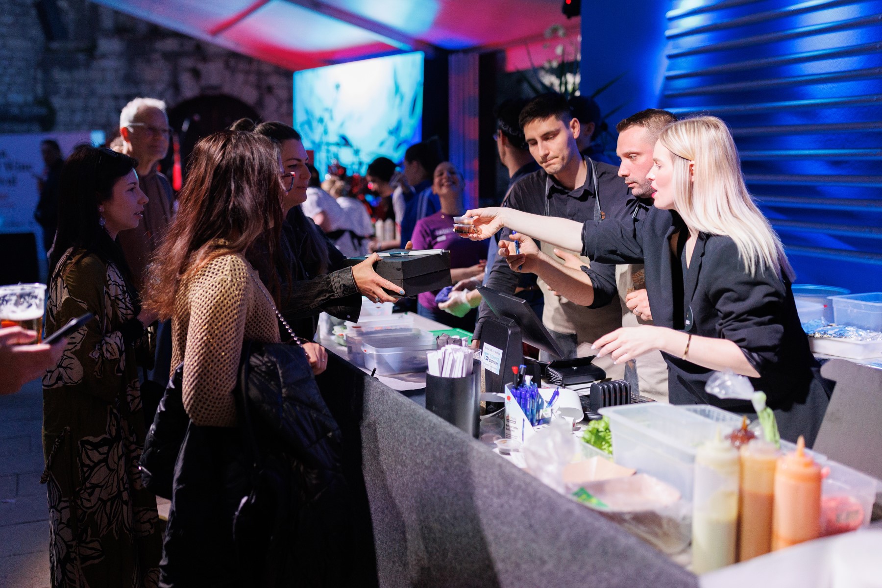 Tuna, Sushi & Wine festival Zadar: Koncert Lucije Marcelić & Pink Noise Tuna, Sushi & Wine festival Zadar: Koncert Lucije Marcelić & Pink Noise