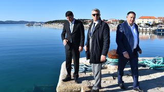 Otvoren dječji vrtić u Pakoštanima i započeli radovi na izgradnji luke u Dragama Otvoren dječji vrtić u Pakoštanima i započeli radovi na izgradnji luke u Dragama