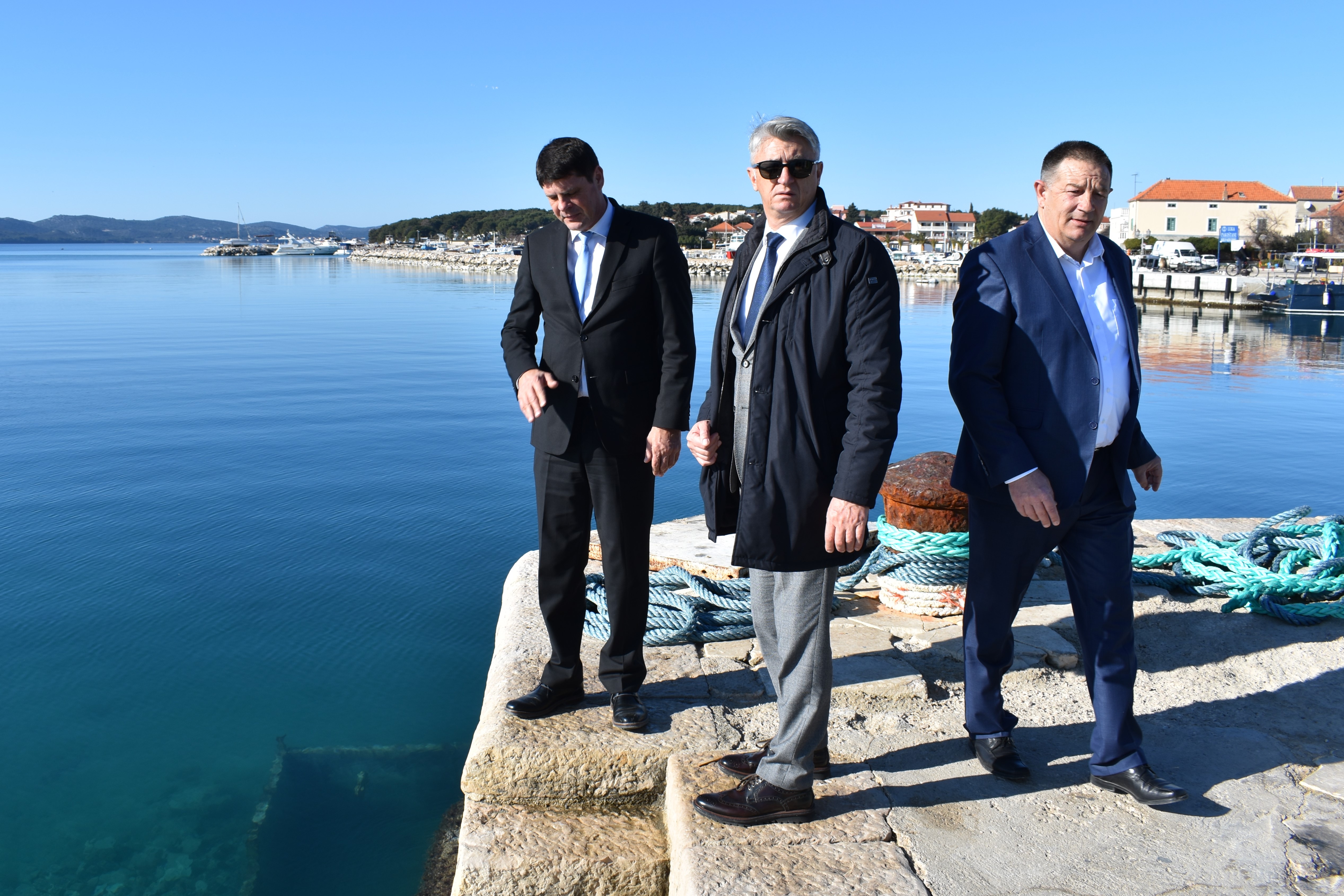 Otvoren dječji vrtić u Pakoštanima i započeli radovi na izgradnji luke u Dragama Otvoren dječji vrtić u Pakoštanima i započeli radovi na izgradnji luke u Dragama