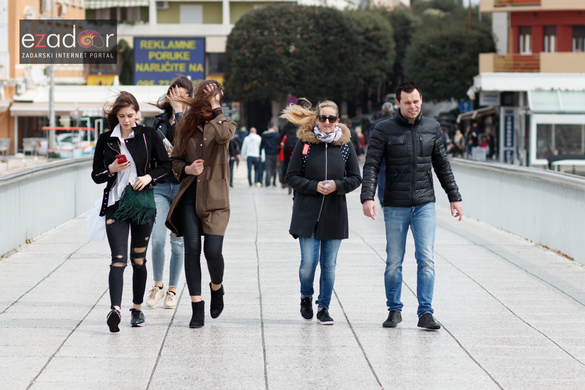Đir po gradu, subotnja špica 31. ožujka 2018. Đir po gradu, subotnja špica 31. ožujka 2018.