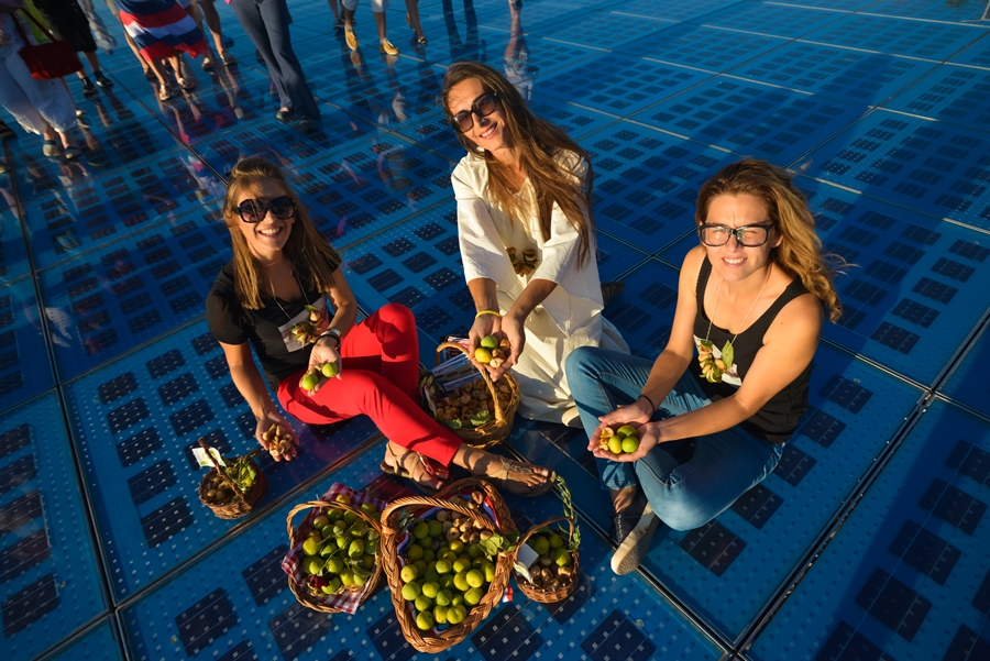 Festival smokava na Pozdravu suncu Festival smokava na Pozdravu suncu