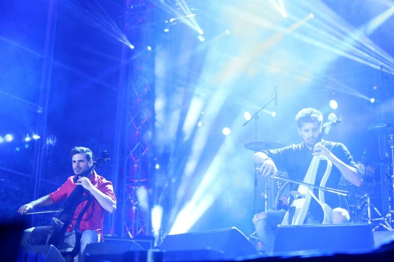 Zagreb Classic: Rođendanski koncert 2Cellos, Zucchera i Olivera na Tomislavcu. Photo: Anto Magzan/PIXSELL Zagreb Classic: Rođendanski koncert 2Cellos, Zucchera i Olivera na Tomislavcu. Photo: Anto Magzan/PIXSELL
