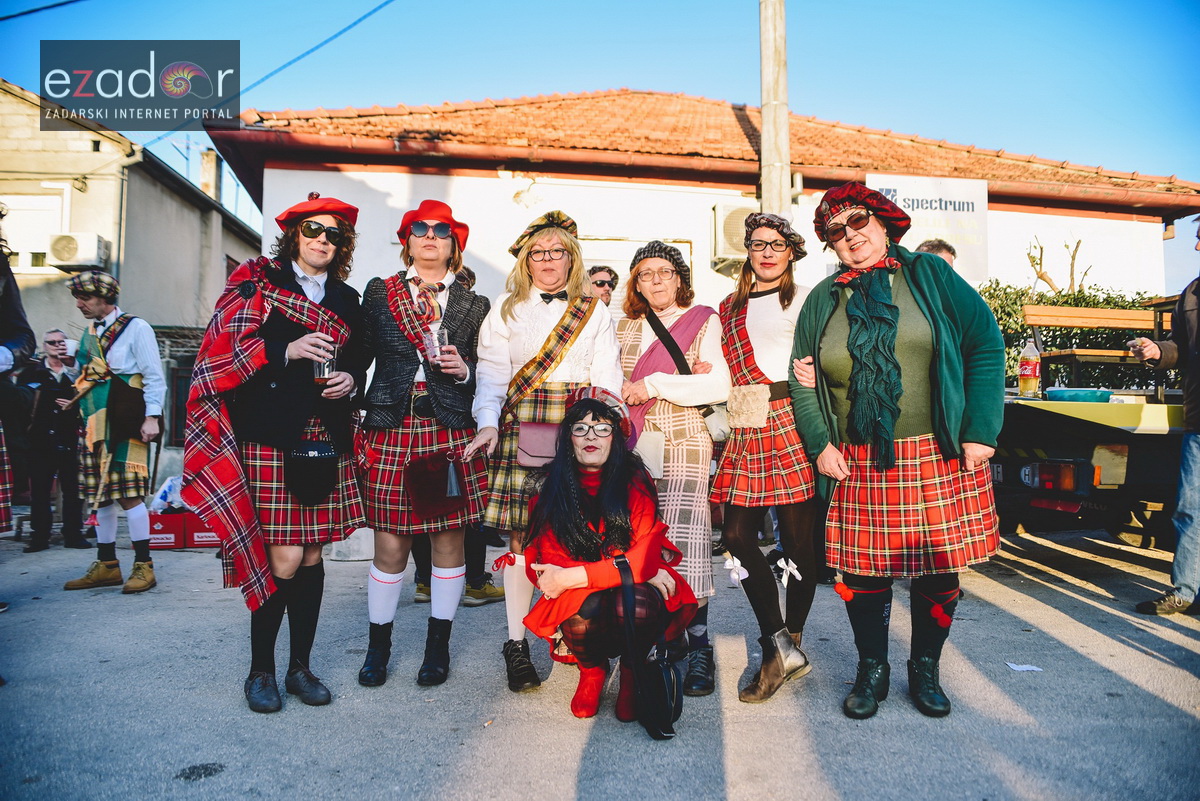 Škotski kiltovi preplavili zadarske Stanove Škotski kiltovi preplavili zadarske Stanove