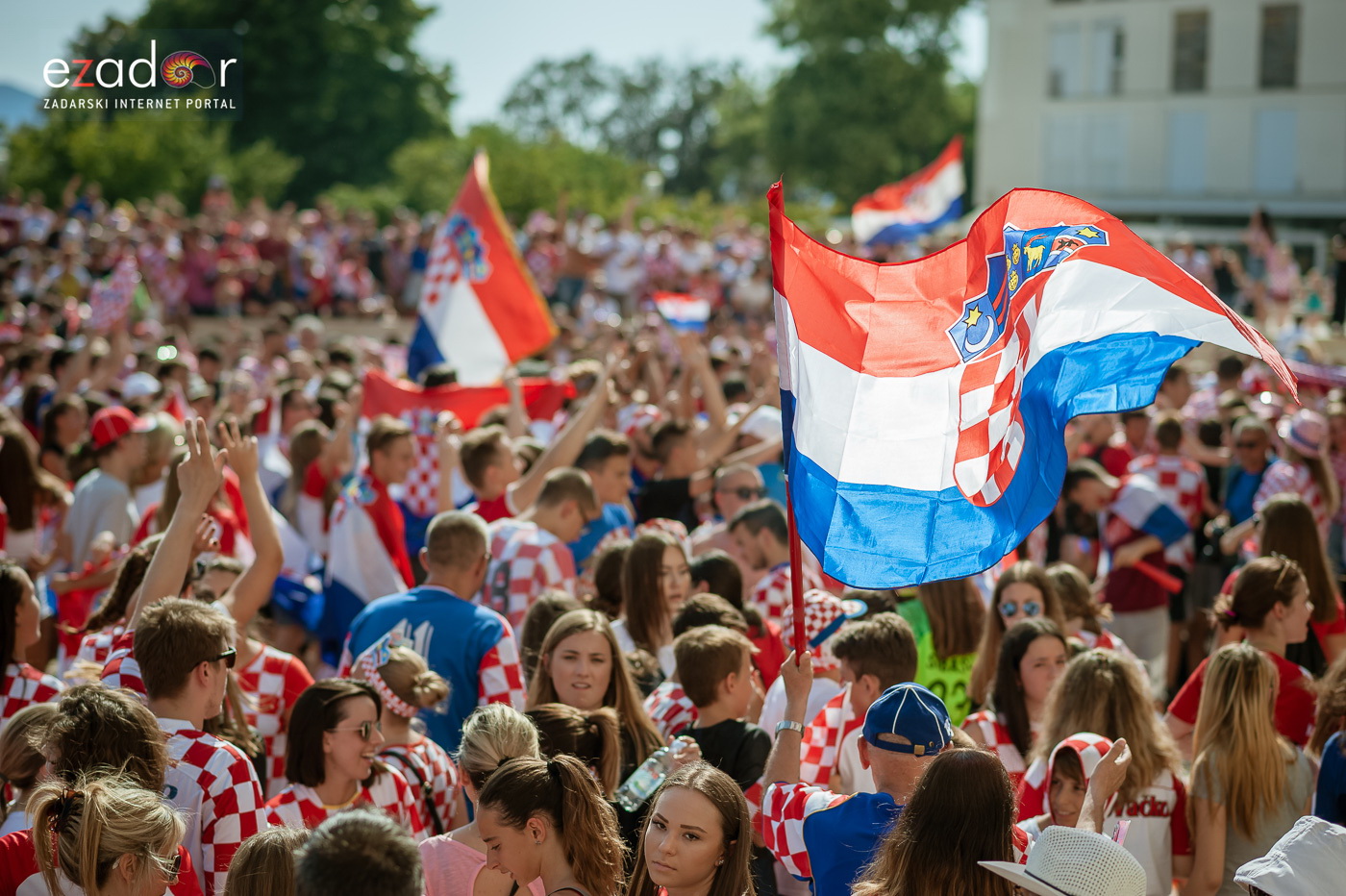Navijačko ludilo u Zadru za vrijeme i nakon finala Svjetskog prvenstva Navijačko ludilo u Zadru za vrijeme i nakon finala Svjetskog prvenstva