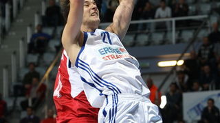 Zadar, 231010. Dvorana Kresimira Cosica. Kosarkaska utakmica NLB-e lile izmedju Zadra i Nynburga. Na fotografiji: Miro Bilan u napadu. Foto: Vladimir Ivanov / CROPIX Zadar, 231010. Dvorana Kresimira Cosica. Kosarkaska utakmica NLB-e lile izmedju Zadra i Nynburga. Na fotografiji: Miro Bilan u napadu. Foto: Vladimir Ivanov / CROPIX